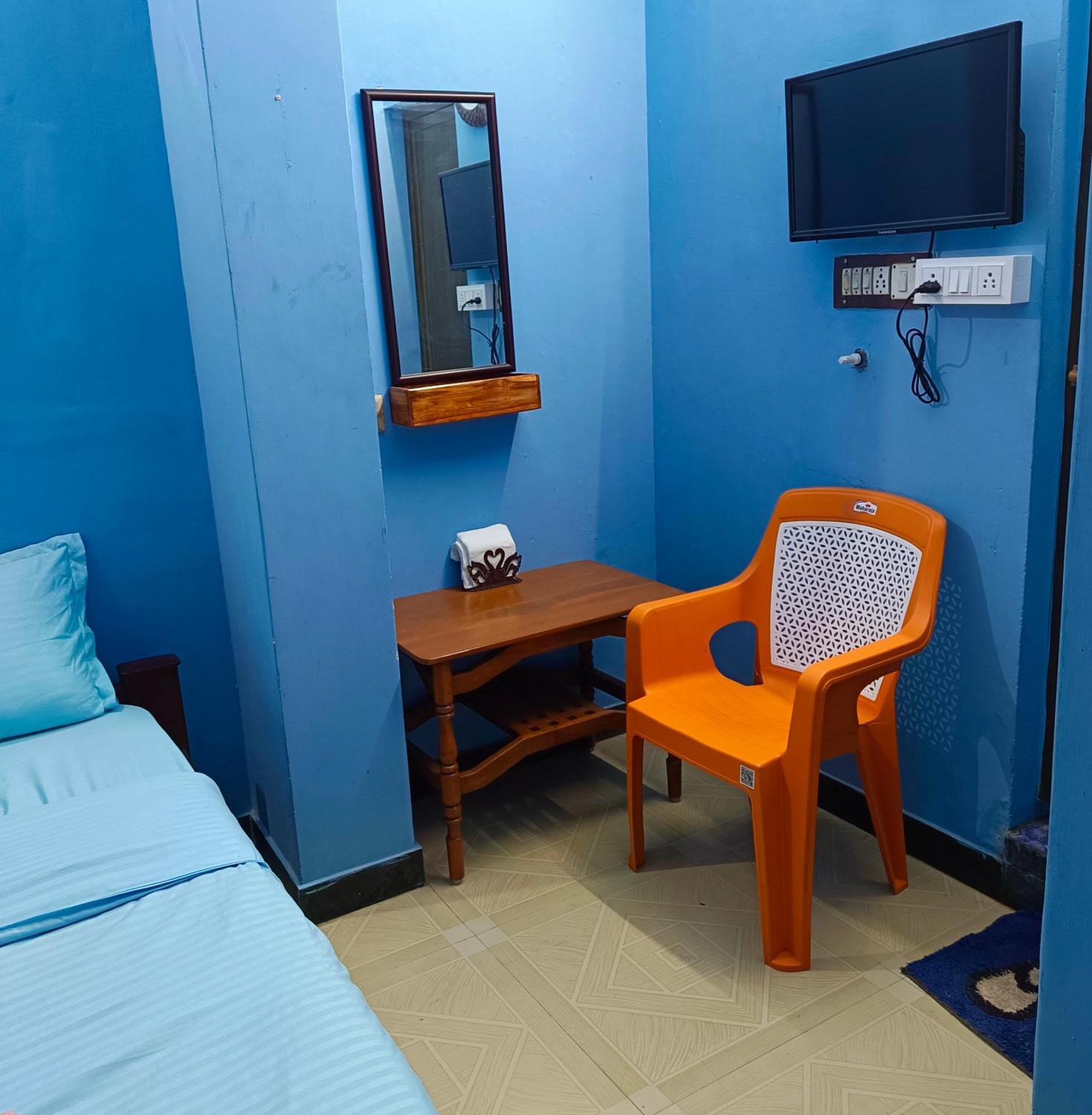 Blue Waves Homestay ปอนดิเชอรี ภายนอก รูปภาพ