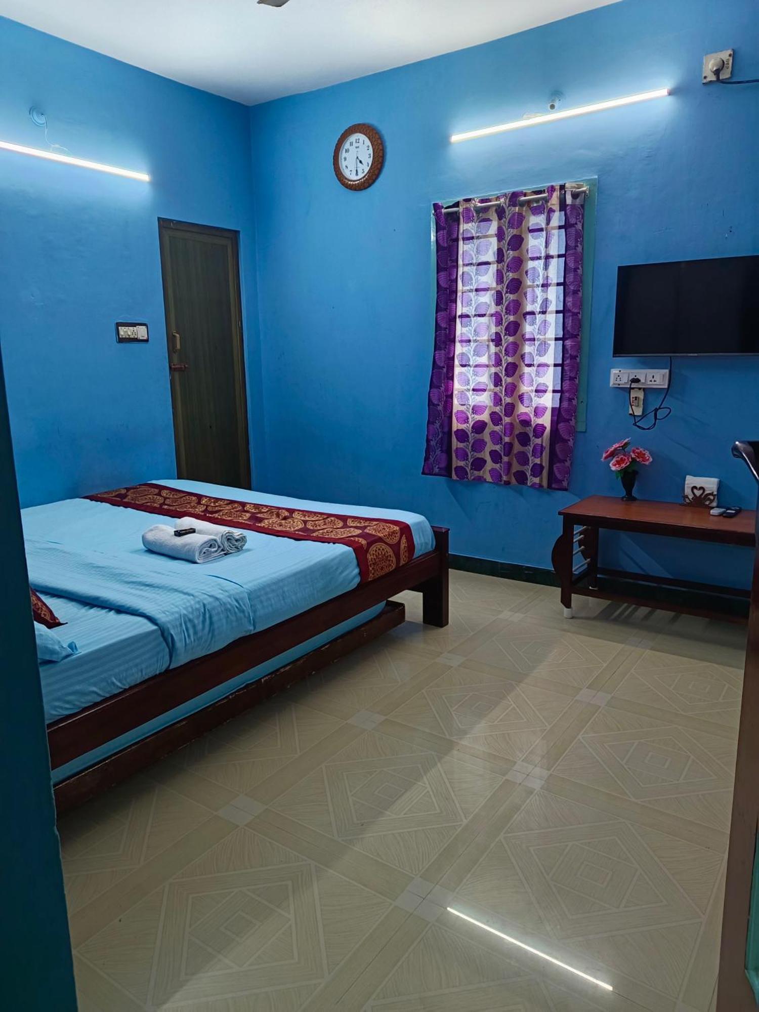 Blue Waves Homestay ปอนดิเชอรี ภายนอก รูปภาพ